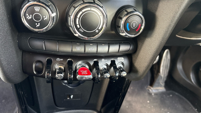 MINI Hatchback 1.5 Cooper Sport 5dr Auto Petrol Hatchback